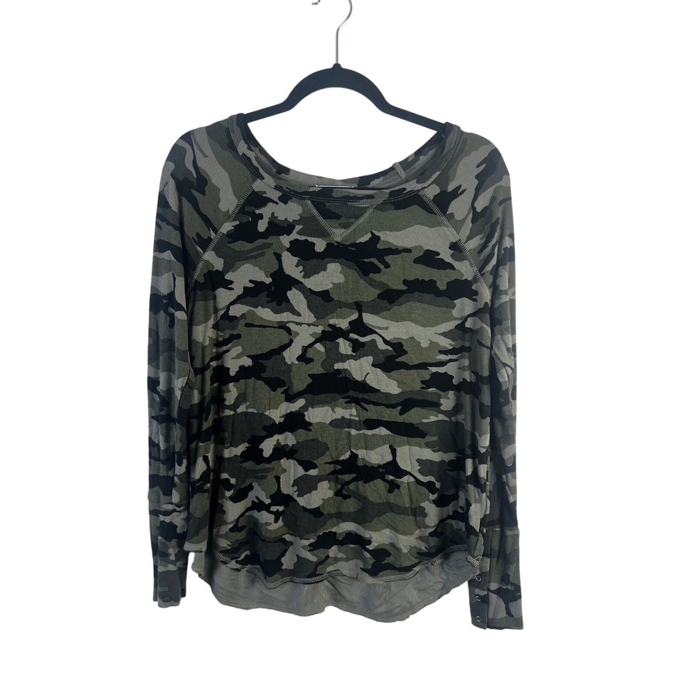 Evereve Camouflage Ribbed Henley Top Size Small‎ Long Sleeve Casual